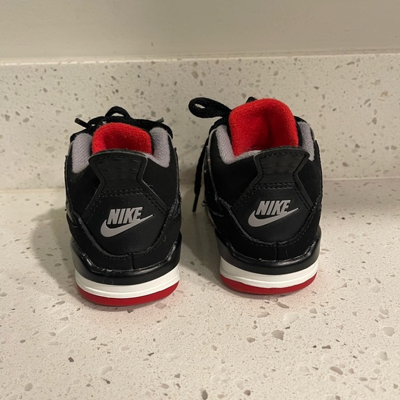 Jordan 4 - Picture 3 of 4